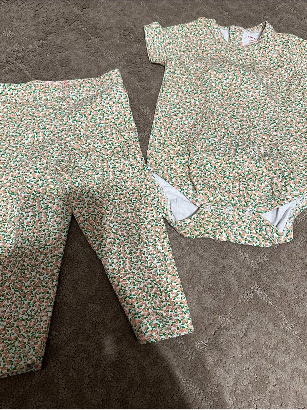 Tiny cottons Floral Print Baby Bodysuit & Leggings Set - 12 months eeuc